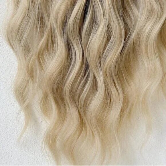 Wavy Light Blonde Hair Extensions - Clip ins - Picture 5 of 5